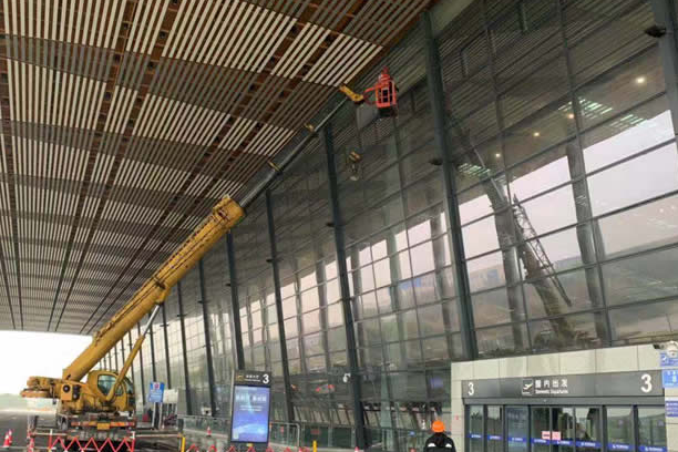 监利玻璃幕墙维护和保养